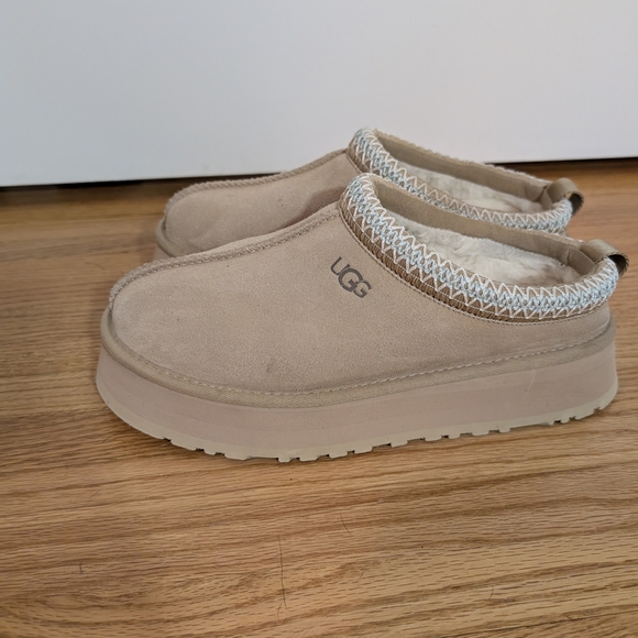 UGG Tazz II Platform Slipper | Sand | Suede + Shearling Lined | Women’s 9 - Picture 2 of 15
